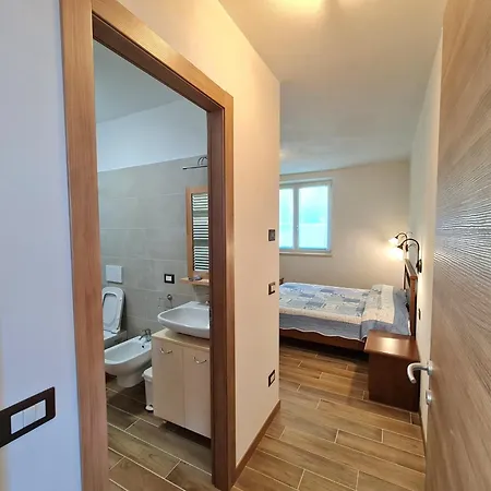 Casa Nino Riserva Naturale Alto Garda * トレモージネ