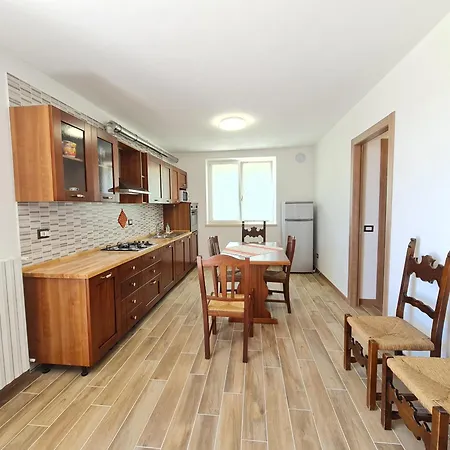 Casa Nino Riserva Naturale Alto Garda アパート トレモージネ